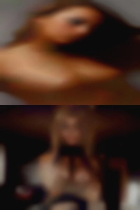 Four poster women for threesomes looking bed.